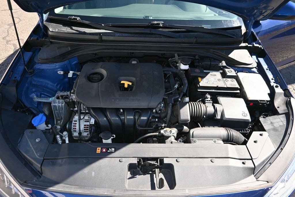 Used 2020 Hyundai Elantra SE FWD image 20