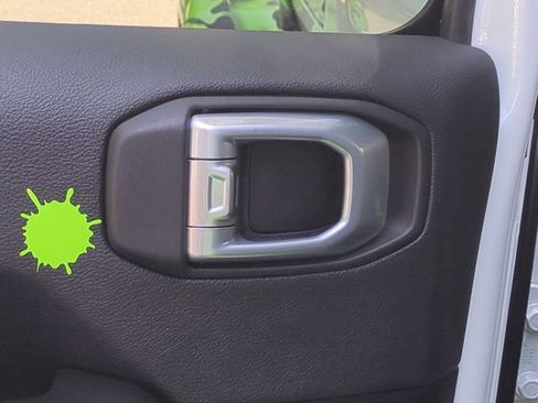 Used 2024 Jeep Wrangler Unlimited Rubicon w/ Safety Group AWD/4WD image 25