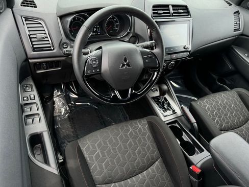 Used 2025 Mitsubishi Outlander Sport AWD image 23