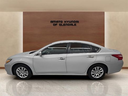 Used 2017 Nissan Altima 2.5 S w/ Power Driver Seat Package image 3