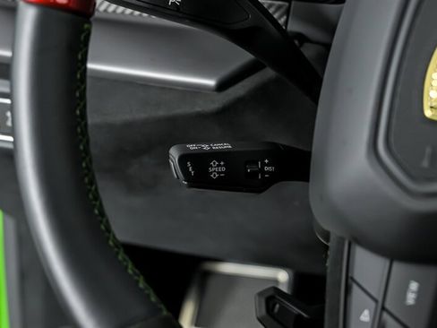Used 2023 Lamborghini Urus Performante AWD/4WD image 32