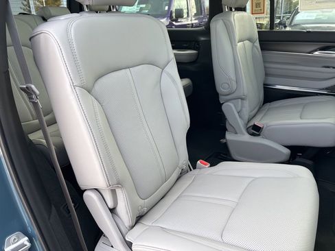 New 2026 Jeep Grand Wagoneer Summit AWD/4WD image 55