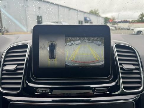 Used 2019 Mercedes-Benz GLE 400 4MATIC w/ Premium 2 Package image 17