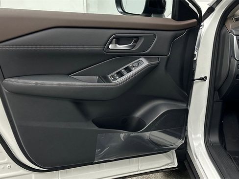 Certified 2023 Nissan Rogue SV w/ SV Premium B Package image 19