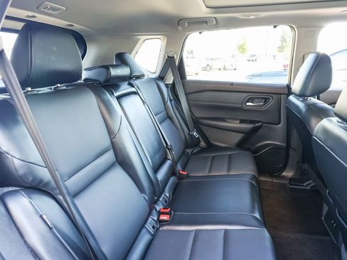 Used 2023 Nissan Rogue SV w/ SV Premium Package image 22