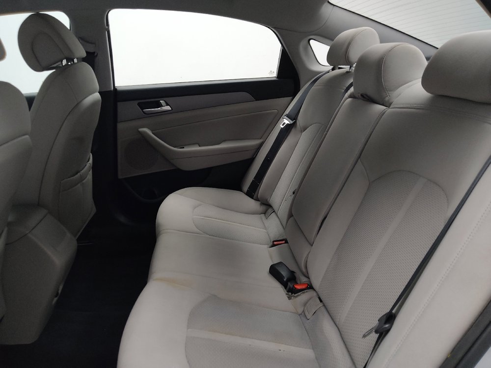 Used 2015 Hyundai Sonata SE w/ Option Group 02 FWD image 18