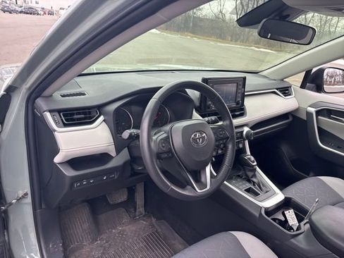 Used 2021 Toyota RAV4 XLE w/ Convenience Package image 38