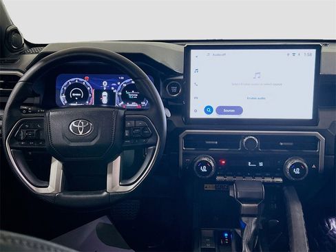 Used 2025 Toyota 4Runner Limited image 21