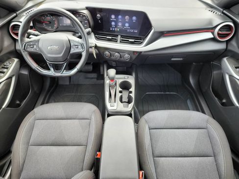 Used 2024 Chevrolet Trax RS FWD image 10
