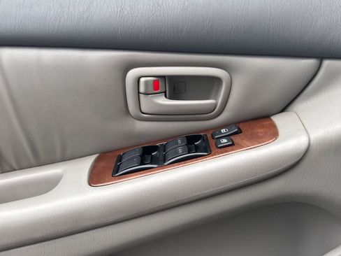 Used 2001 Lexus ES 330 image 12