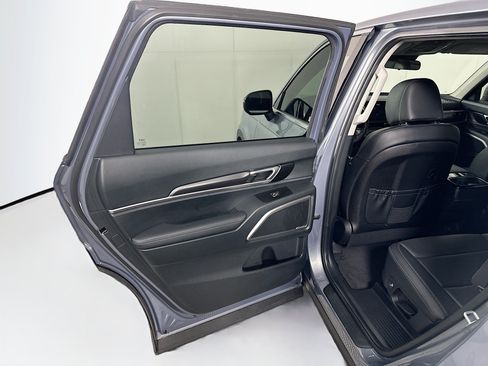 Used 2025 Kia Telluride LX FWD image 26