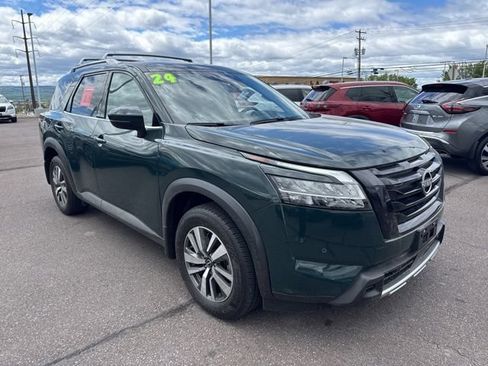 Certified 2024 Nissan Pathfinder SL w/ Black Appearance Package AWD/4WD image 3