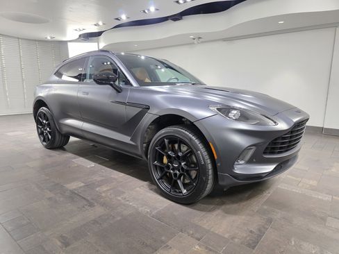 Used 2023 Aston Martin DBX image 1