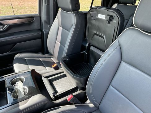 Used 2025 GMC Yukon Elevation w/ LPO, Elevation Black Package image 22