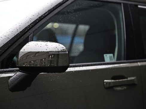 Certified 2025 Hyundai Santa Fe SEL image 12