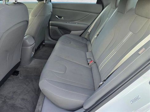 Used 2024 Hyundai Elantra SEL FWD image 16