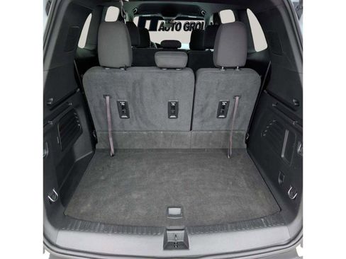 Used 2025 GMC Acadia Elevation image 17