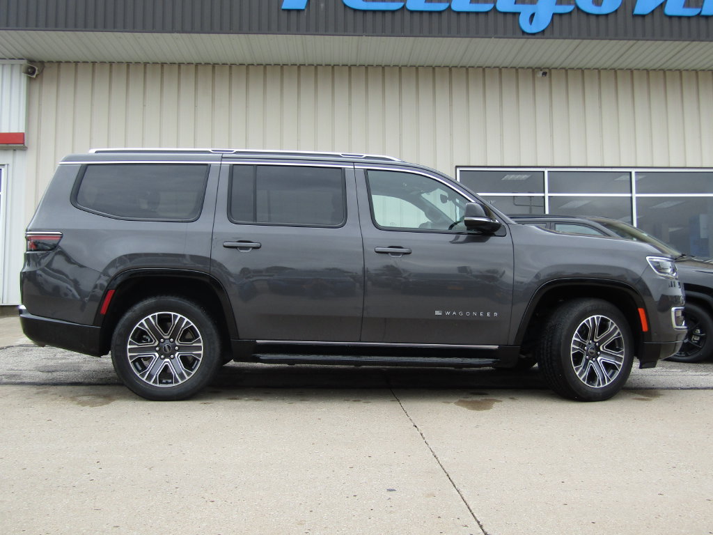 Used 2025 Jeep Wagoneer Series II AWD/4WD image 2