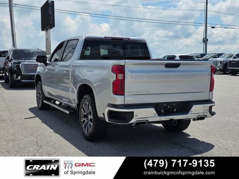 Used 2022 Chevrolet Silverado 1500 LT AWD/4WD image 5
