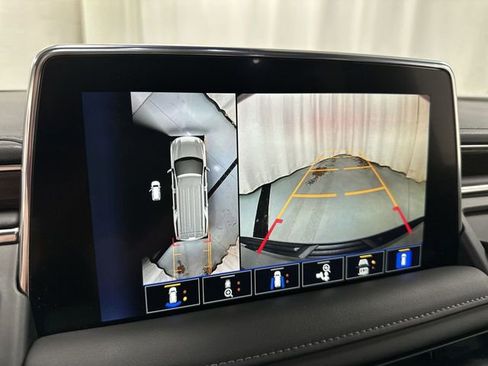 Used 2024 Chevrolet Suburban Z71 w/ Luxury Package image 13