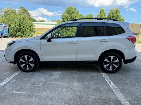 Used 2017 Subaru Forester 2.5i Limited AWD/4WD image 16