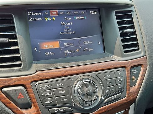 Used 2017 Nissan Pathfinder Platinum w/ Midnight Edition Package FWD image 20