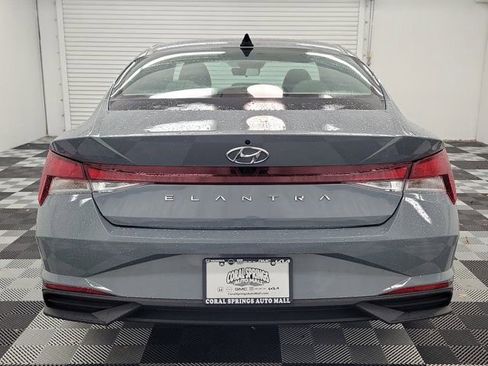Used 2023 Hyundai Elantra SEL FWD image 5