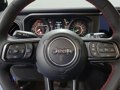 Used 2024 Jeep Wrangler Unlimited Rubicon AWD/4WD image 18