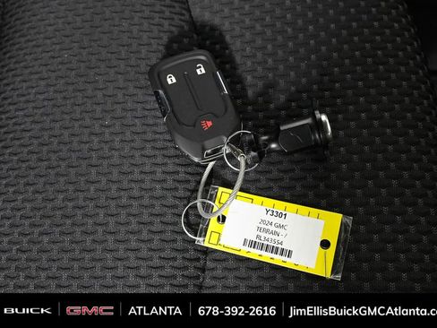 Certified 2024 GMC Terrain SLE image 24