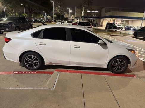 Used 2023 Kia Forte LXS image 7