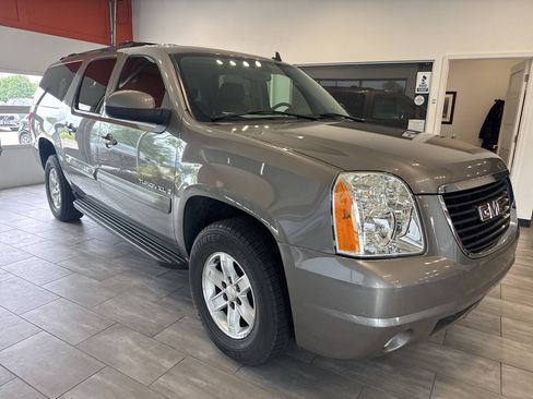 Used 2007 GMC Yukon XL SLT w/ SLT Preferred Equipment Group AWD/4WD image 54