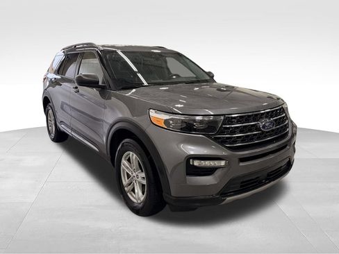 Used 2023 Ford Explorer XLT w/ Equipment Group 202A AWD/4WD image 7