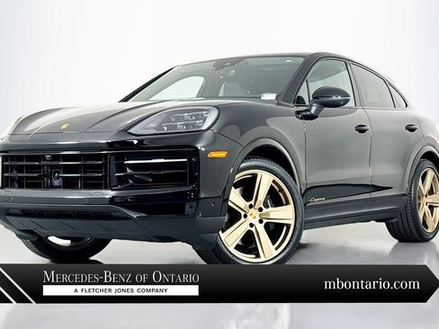Used 2024 Porsche Cayenne Coupe AWD/4WD image 1