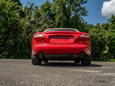 Used 1999 Jaguar XK8 Convertible RWD image 16