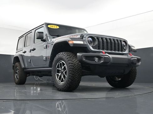 Used 2024 Jeep Wrangler Unlimited Rubicon AWD/4WD image 32