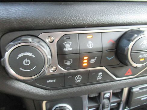 New 2026 Jeep Gladiator Willys image 32