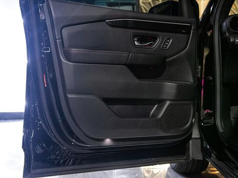 Used 2025 Honda Pilot Black Edition image 22