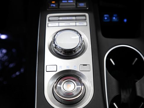 Used 2023 Genesis Electrified GV70 AWD/4WD image 17