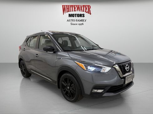 Used 2020 Nissan Kicks SR w/ SR Premium Package FWD image 5
