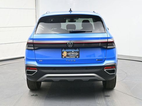 Used 2025 Volkswagen Taos SE w/ Panoramic Sunroof Package image 24