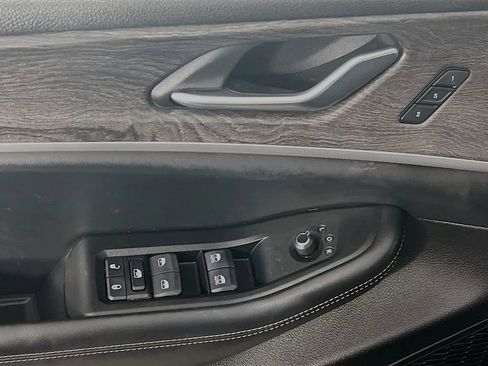 Used 2024 Jeep Grand Cherokee L Limited image 19