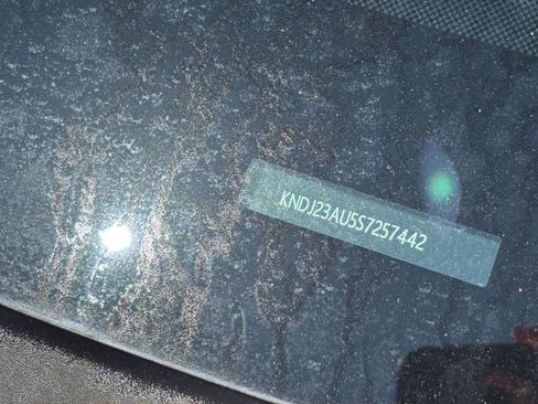 Used 2025 Kia Soul LX w/ LX Technology Package FWD image 29