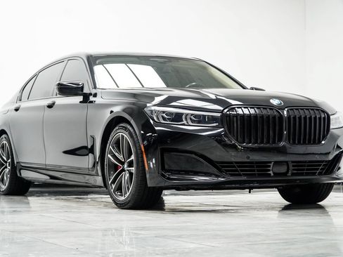 Used 2022 BMW 750i xDrive w/ Luxury Rear Seating Package AWD/4WD image 5