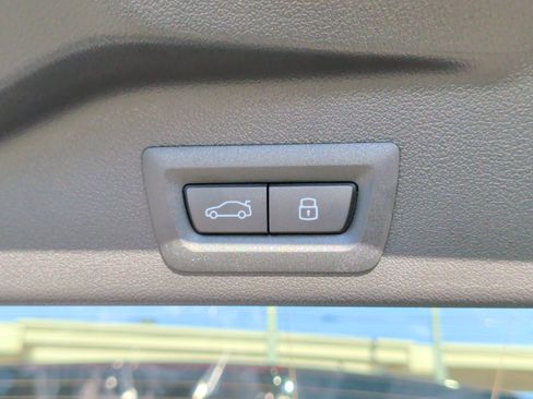 Used 2026 BMW X5 xDrive40i w/ M Sport Package AWD/4WD image 37
