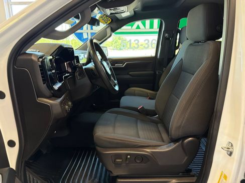 Used 2024 Chevrolet Silverado 1500 LT w/ Z71 Off-Road Package AWD/4WD image 16