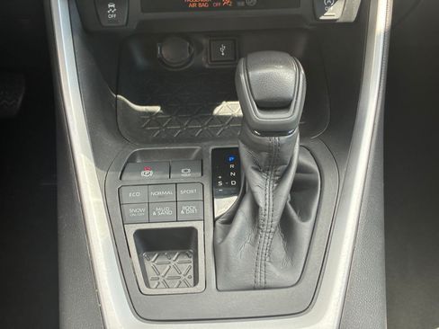 Used 2022 Toyota RAV4 XLE w/ Convenience Package AWD/4WD image 26