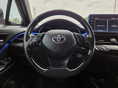 Used 2022 Toyota C-HR XLE FWD image 44
