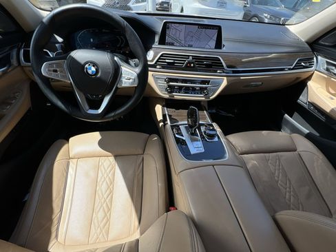 Used 2022 BMW 740i xDrive w/ Autobahn Package AWD/4WD image 24