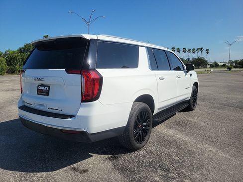Used 2023 GMC Yukon XL Denali AWD/4WD image 5