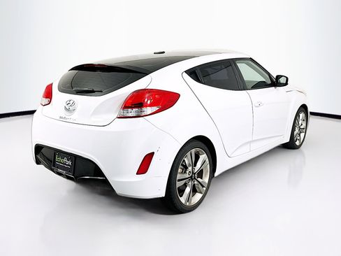 Used 2017 Hyundai Veloster Value Edition FWD image 9